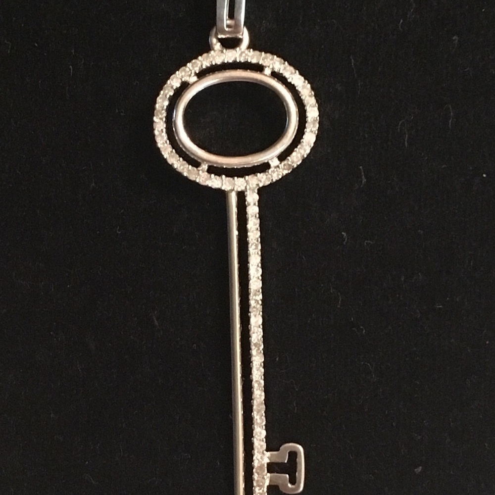 Silver and Diamonds 💎 Necklace - Picture 7 of 8